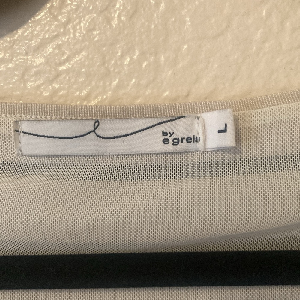 Stylish Navy and Cream Striped Crop Top - Picture 3 of 3